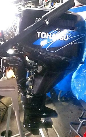 Лодочный мотор Tohatsu 8, на короткой ноге.4х-тактный.