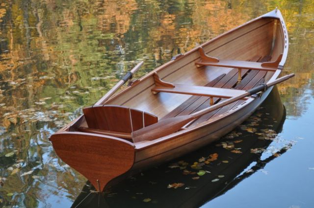 Деревянная гребная лодка  WHITEHALL