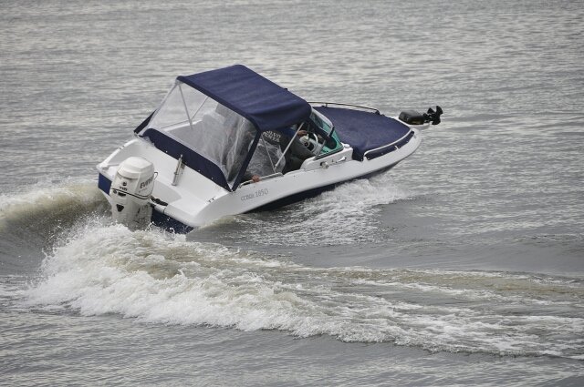 Открытый катер COBRA 1850 TC/SC