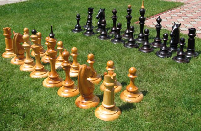 Шахматы большие,деревянные предлагаю.
